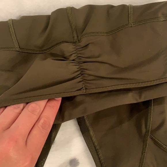 Lululemon Awesome green Capri Leggings - Picture 10 of 11